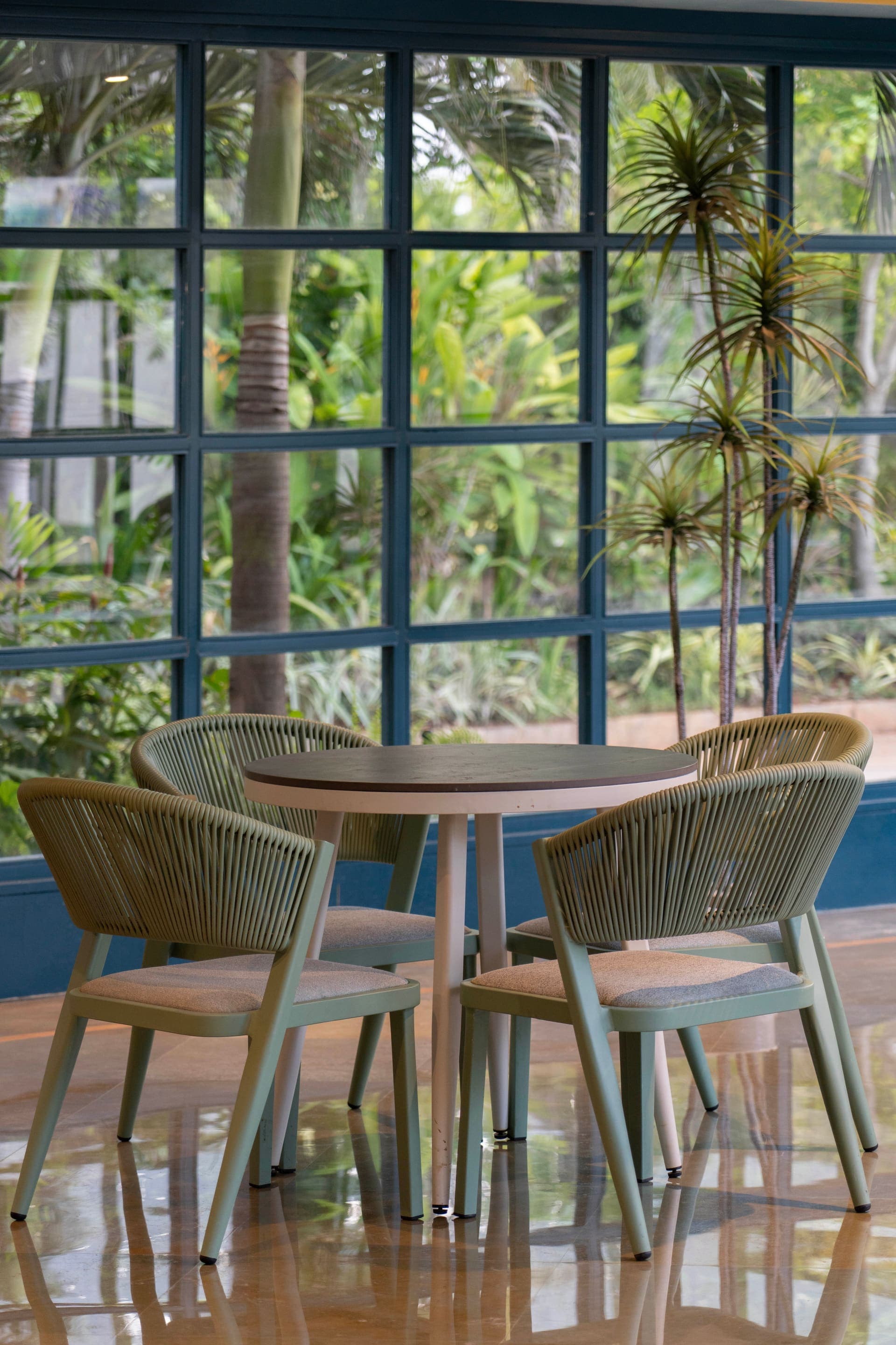 Shoreland Leisure Stays – Outdoor Dining Deck