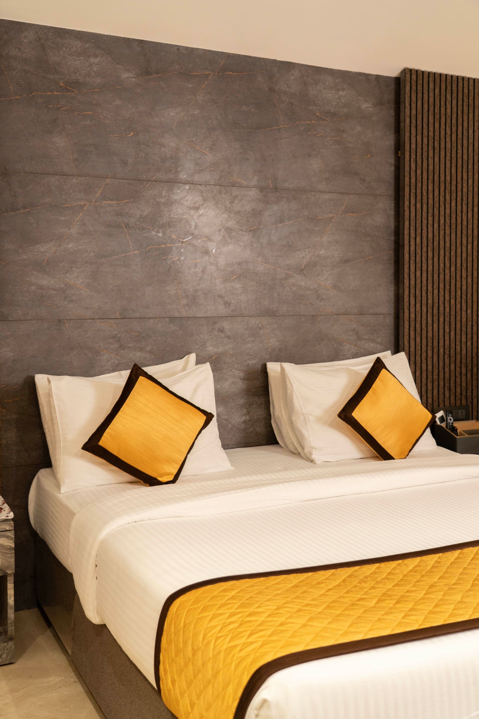 Shoreland Leisure Stays – Room Bed Detail