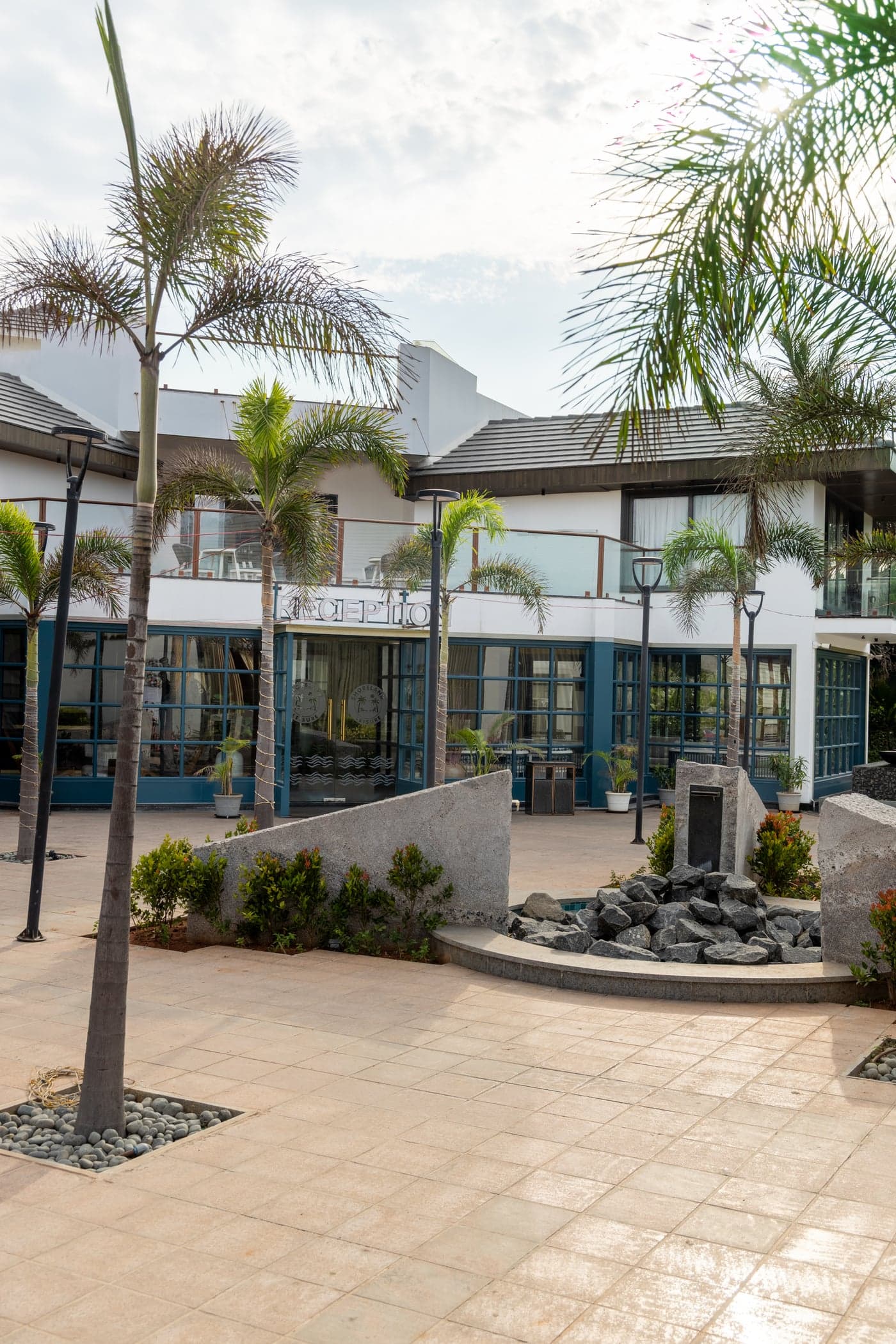 Shoreland Leisure Stays – Hotel Exterior
