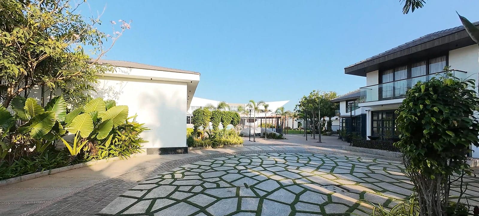 Shoreland Leisure Stays – Property Entrance