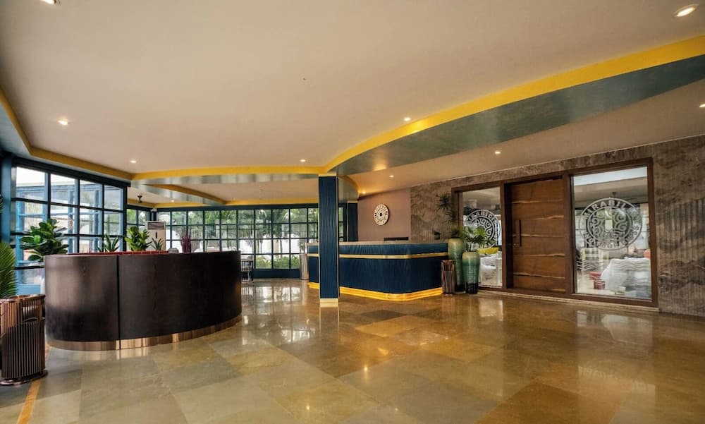 Shoreland Leisure Stays exterior